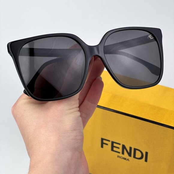 Fendi Women BRAND NEW Sunglasses Shiny Black Grey Geometric FE40030I 01A - Picture 1 of 10